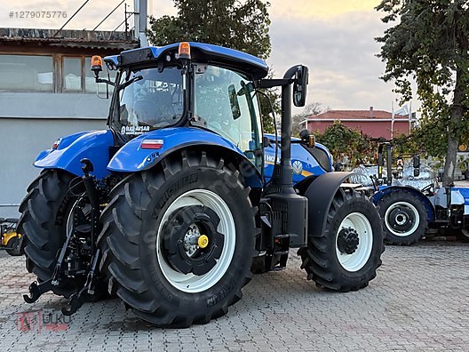 Machinery / Agricultural Machines / Tractors / New Holland / T7.270