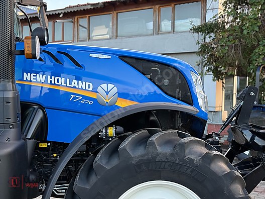 Machinery / Agricultural Machines / Tractors / New Holland / T7.270