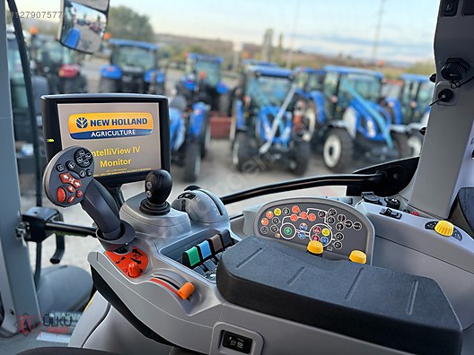 Machinery / Agricultural Machines / Tractors / New Holland / T7.270