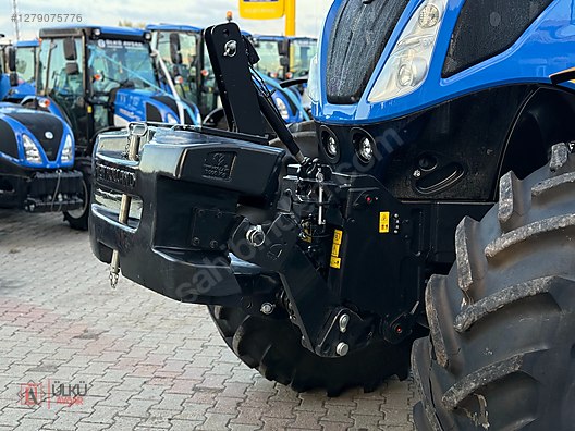 Machinery / Agricultural Machines / Tractors / New Holland / T7.270