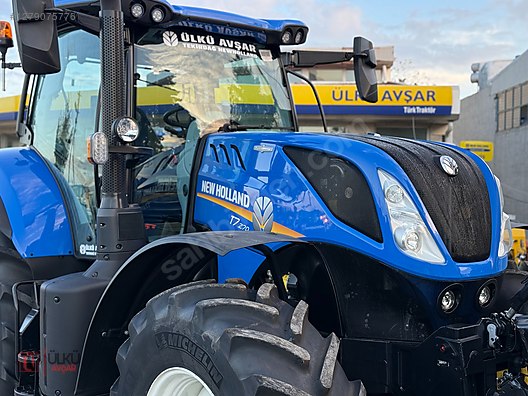 Machinery / Agricultural Machines / Tractors / New Holland / T7.270