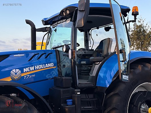 Machinery / Agricultural Machines / Tractors / New Holland / T7.270