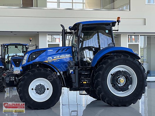 Machinery / Agricultural Machines / Tractors / New Holland / T7.230