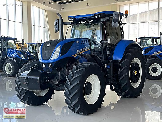 Machinery / Agricultural Machines / Tractors / New Holland / T7.230