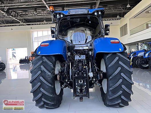 Machinery / Agricultural Machines / Tractors / New Holland / T7.230