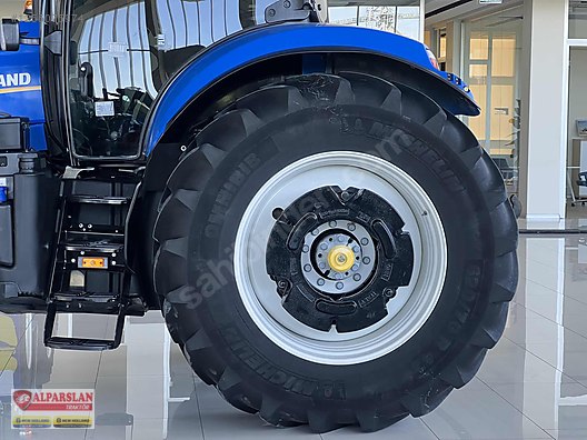 Machinery / Agricultural Machines / Tractors / New Holland / T7.230