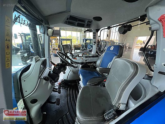 Machinery / Agricultural Machines / Tractors / New Holland / T7.230