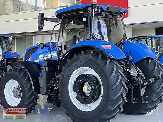 Machinery / Agricultural Machines / Tractors / New Holland / T7.230