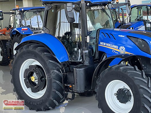 Machinery / Agricultural Machines / Tractors / New Holland / T7.230