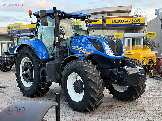 Machinery / Agricultural Machines / Tractors / New Holland / T7.230