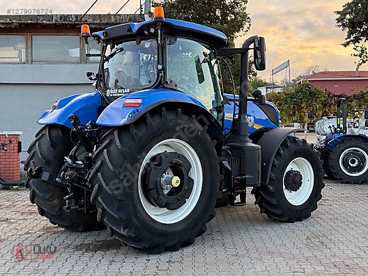 Machinery / Agricultural Machines / Tractors / New Holland / T7.230