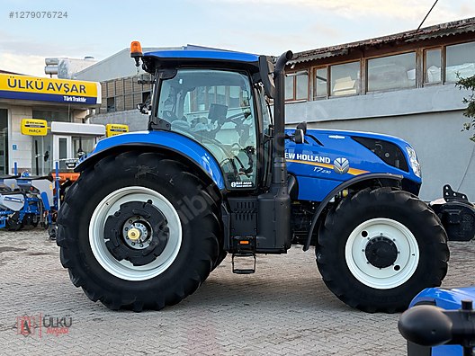 Machinery / Agricultural Machines / Tractors / New Holland / T7.230