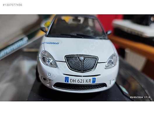 Cararama Diecast Model 1:24 Lancia Araba - 1307077456
