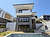 ÇEŞME'DE EŞSİZ LOKASYONDA HAVUZLU MÜSTAKİL TRİPLEKS VİLLA