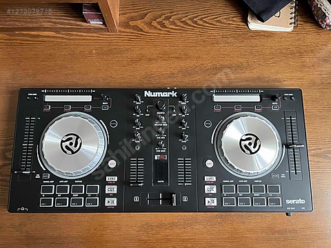 Numark Mixtrack Pro 3 DJ Controller Serato / Sorunsuz at