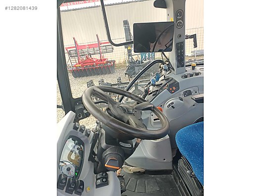 Machinery / Agricultural Machines / Tractors / New Holland / TR5.110