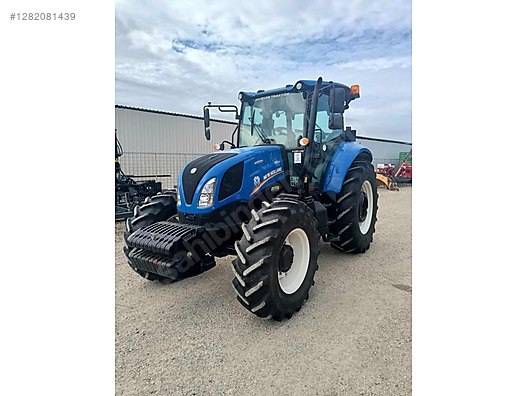 Machinery / Agricultural Machines / Tractors / New Holland / TR5.110