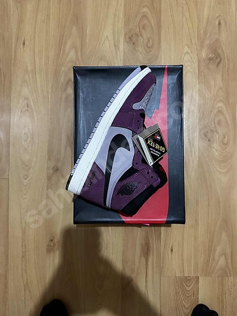 Nike Air Jordan 1 High Gore Tex Berry