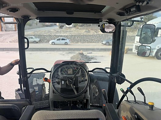 Machinery / Agricultural Machines / Tractors / Case IH / Farmall 100M