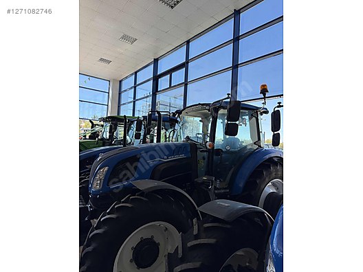 Machinery / Agricultural Machines / Tractors / New Holland / T5.110