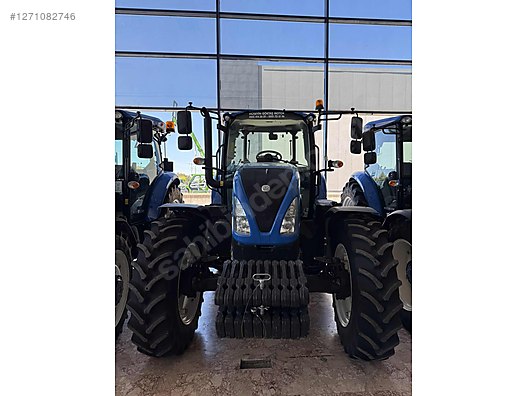 Machinery / Agricultural Machines / Tractors / New Holland / T5.110