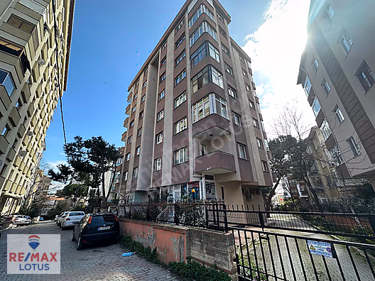 Maltepe Bağlarbaşı'nda Ulaşım Yakın Geniş Kullanım Alanlı 3+1