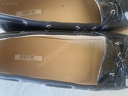 Used & Brand New Items / Clothing & Accessories / Women / Shoes / Flat Shoes