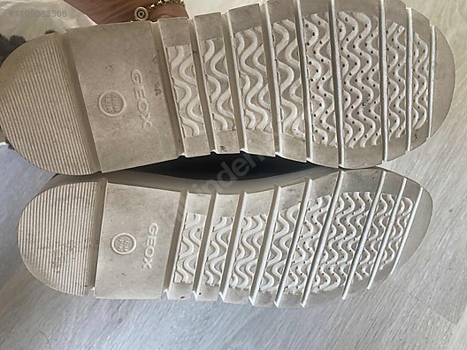 Used & Brand New Items / Clothing & Accessories / Women / Shoes / Flat Shoes