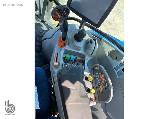 Machinery / Agricultural Machines / Tractors / New Holland / T7070