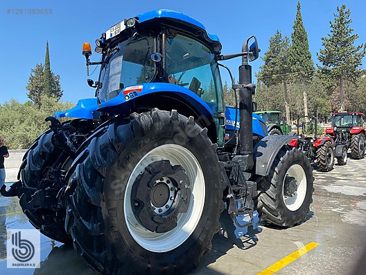 Machinery / Agricultural Machines / Tractors / New Holland / T7070