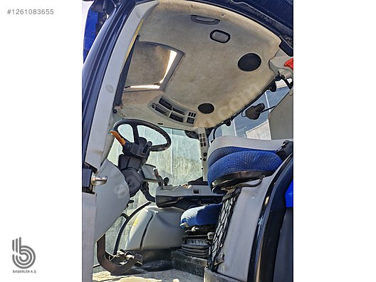 Machinery / Agricultural Machines / Tractors / New Holland / T7070