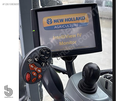 Machinery / Agricultural Machines / Tractors / New Holland / T7070