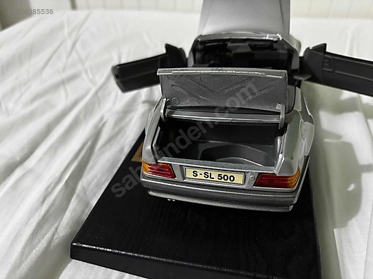 Diğer Diecast Model 1:18 Mercedes Benz Araba - 1306085536