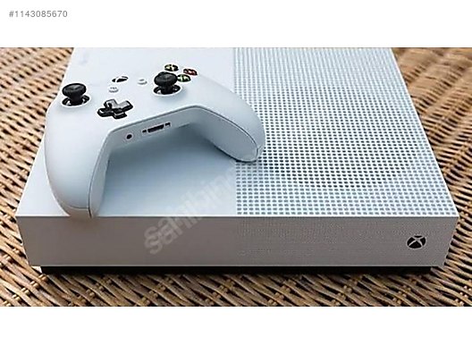 Xbox One S 1tb.  Console de Videogame Xbox One S Usado 84649276