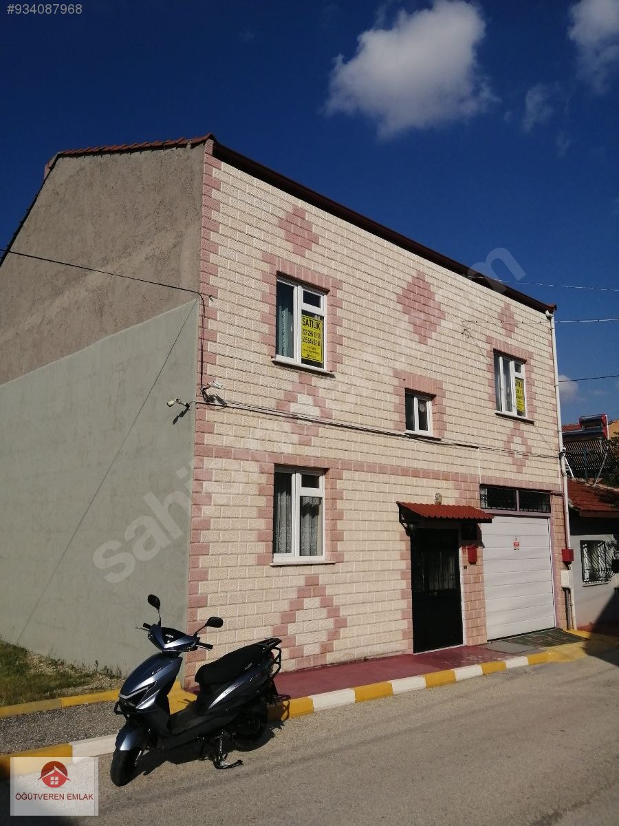 <em>ÖĞÜTVEREN</em> ÇANKAYA MAH. 2 KATLI 200 M2 TEK TAPULU BAHÇELİ EV Satılık