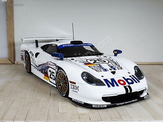 Autoart Diecast Model 1:18 Porsche Araba - 1325088505