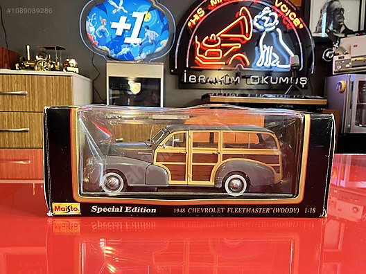 Maisto 1948 Chevrolet Fleetmaster Woody 1:18 Scale Diecast Car 