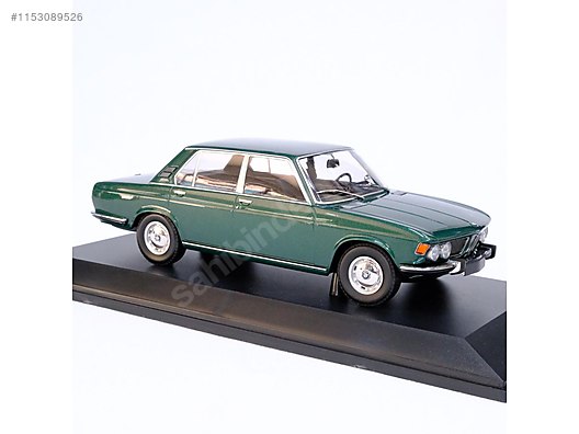 1:18 Ölçek 1968 BMW 2500 Green Metallic - Minichamps - Diecast