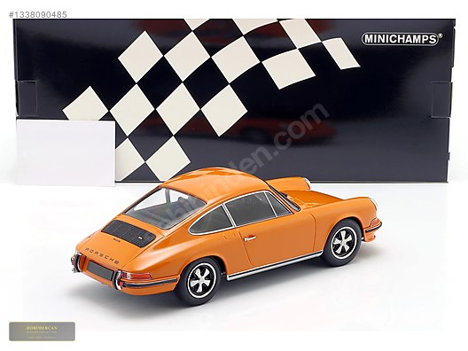 Minichamps Diecast Model 1:18 Porsche Araba - 1338090485