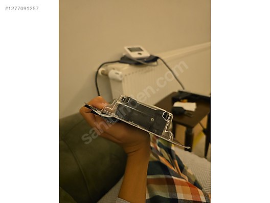 Hot Wheels Diecast Model 1:6 Land Rover Araba