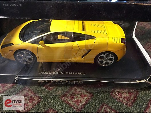LAMBORGHINI GALLARDO 74571-SARI 1:18 Diecast Model - SIFIR on