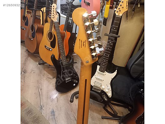 Squier Elektro Gitar