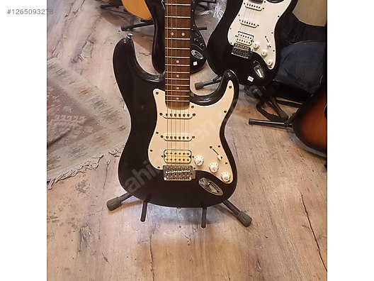 Squier Elektro Gitar