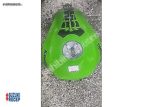 Fuel System / Kawasaki Zx10r Benzin Depo 2004.05.06 Arası on