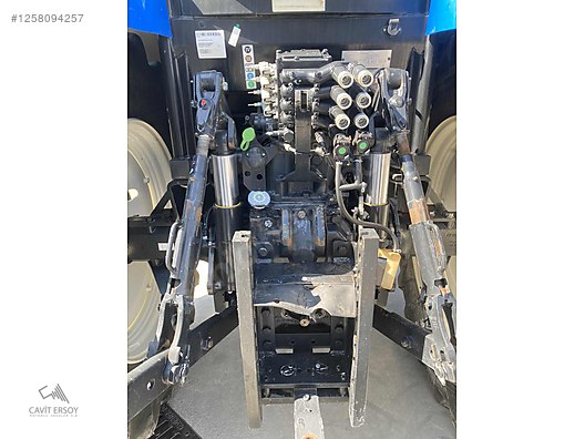 Machinery / Agricultural Machines / Tractors / New Holland / TR6.130