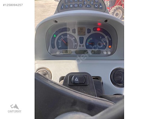 Machinery / Agricultural Machines / Tractors / New Holland / TR6.130