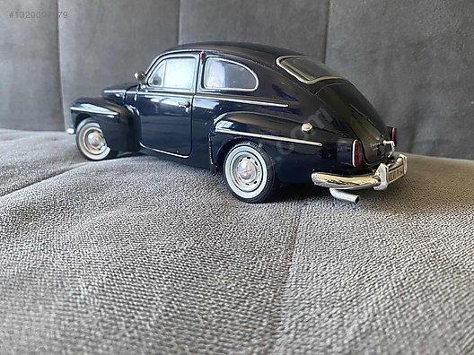 Revell Diecast Model 1:18 Volvo Araba - 1320094979