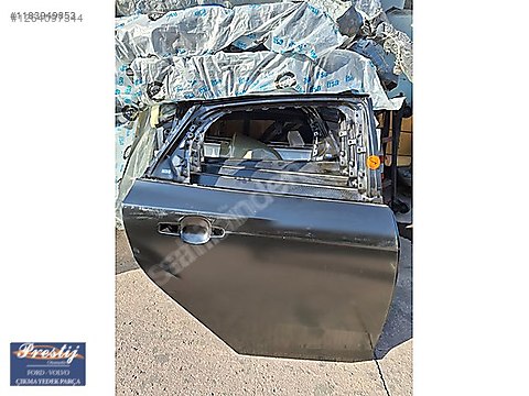 FORD FOCUS SAĞ ARKA KAPI SIFIR ORİJİNAL 2011-2018(KÜÇÜK HASARLI