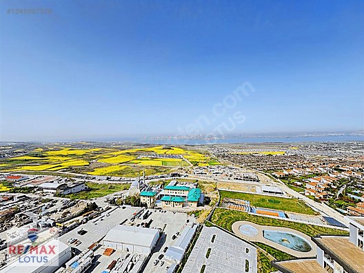 Büyükçekmece DemirLife'da Satılık 28.Kat GölManzaralı 3+1 Daire