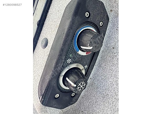 Machinery / Agricultural Machines / Tractors / New Holland / TT4.50